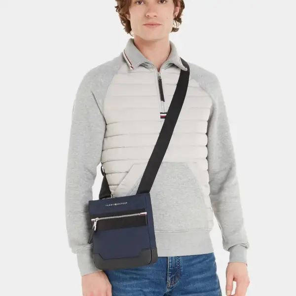 Tommy Hilfiger - Th Elevated Ανδρική Τσάντα Στήθους AM0AM11570-DW6 Μπλε Ναυτικό AM0AM11570-DW6
