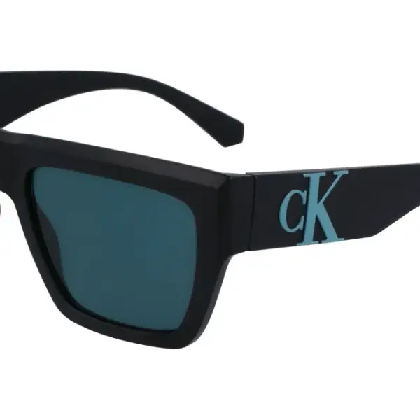 Calvin Klein - Ανδρικά Γυαλιά Ηλίου με μαύρο Κοκκάλινο σκελετό και πετρόλ φακό σε τετράγωνο σχήμα CKJ23653S 002 Πετρόλ
