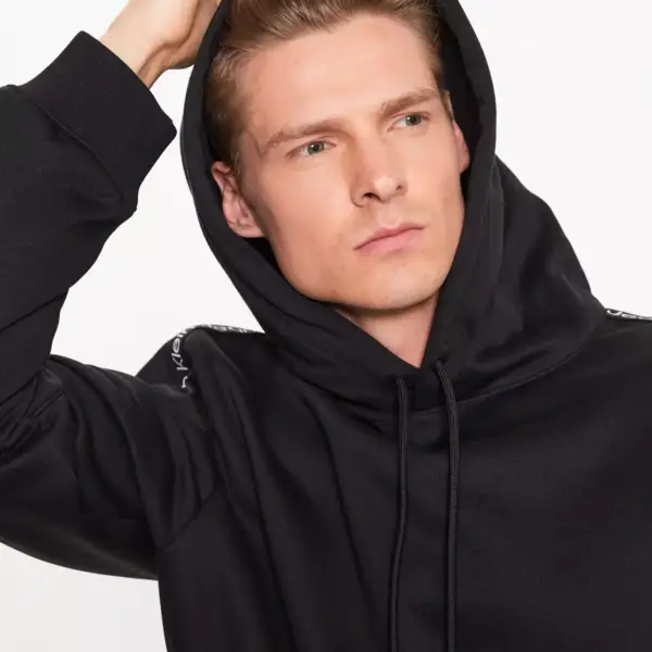Calvin Klein - Ανδρικό Φούτερ Με Κουκούλα και Τσέπες J30J323429-BEH Μαύρο J30J323429-BEH