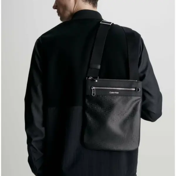 Calvin Klein - Ανδρική Τσάντα Ώμου / Χιαστί K50K510538-01N σε Μαύρο χρώμα K50K510538-01N