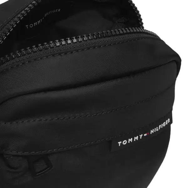 Tommy Hilfiger - Ανδρική Τσάντα Ώμου/Χιαστί Element Repreve AM0AM13297-BDS Μαύρο AM0AM13297-BDS