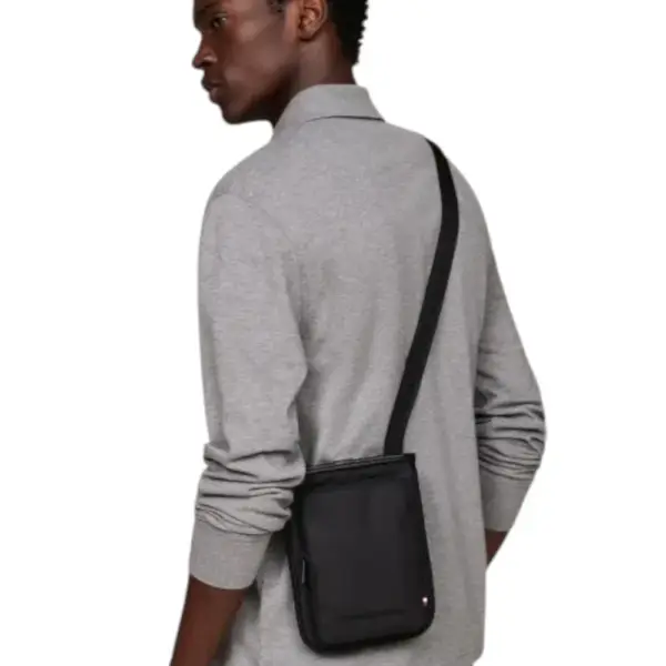 Tommy Hilfiger - Ανδρική Τσάντα Ώμου / Χιαστί Th Logotype AM0AM12683-BDS Μαύρο AM0AM12683-BDS