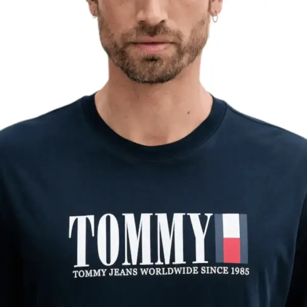 Tommy Hilfiger - Ανδρικό T-shirt Dna Flag Regular Fit DM0DM21941-C1G Μπλε Σκούρο DM0DM21941-C1G