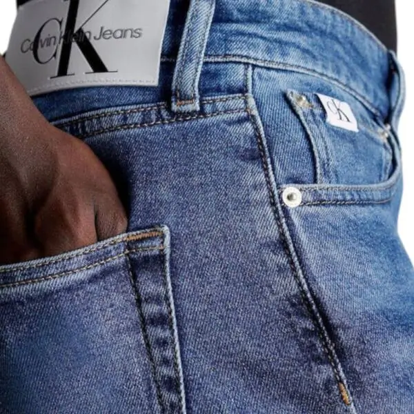 Calvin Klein – Ανδρικό Jean Dad Authentic Slim Tapered Fit J30J325304-1A4 Μπλε J30J325304-1A4