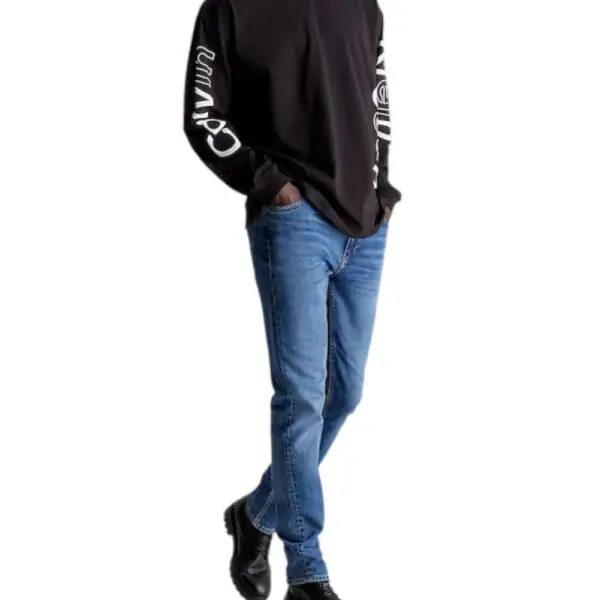 Calvin Klein – Ανδρικό Jean Dad Authentic Slim Tapered Fit J30J325304-1A4 Μπλε J30J325304-1A4