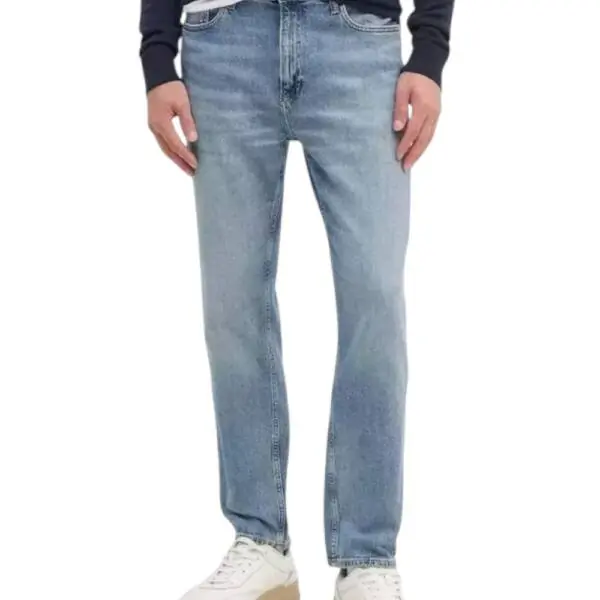 Calvin Klein – Ανδρικό Jean Dad Regular Tapered Fit J30J325998-1AA Γαλάζιο